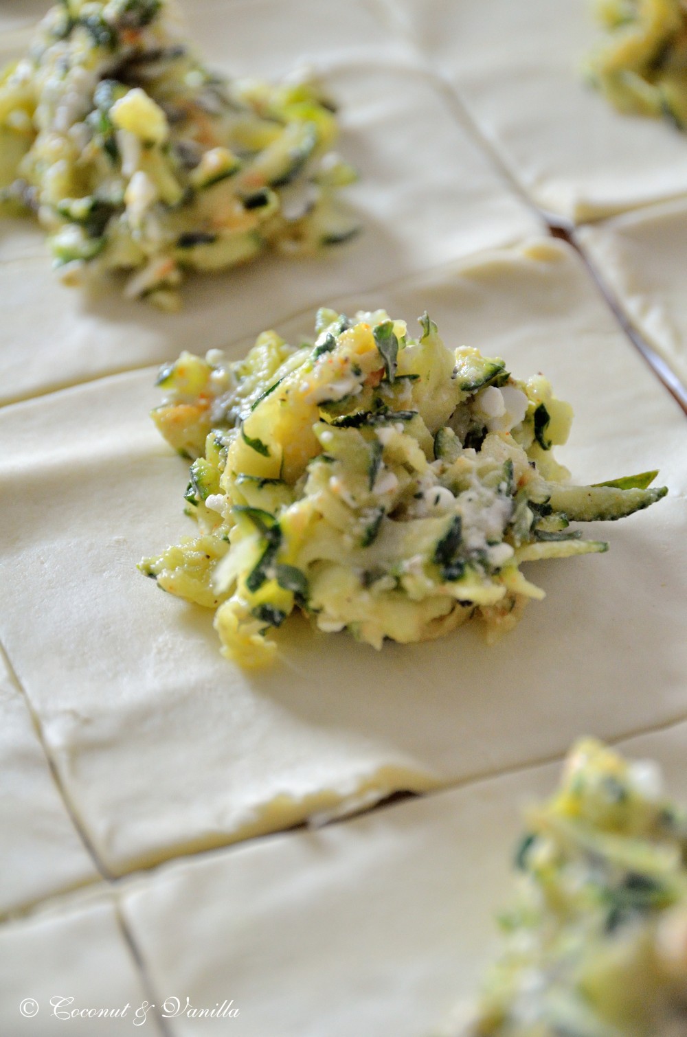 Blätterteigtaschen mit Zucchini &amp; Feta | Coconut &amp; Vanilla