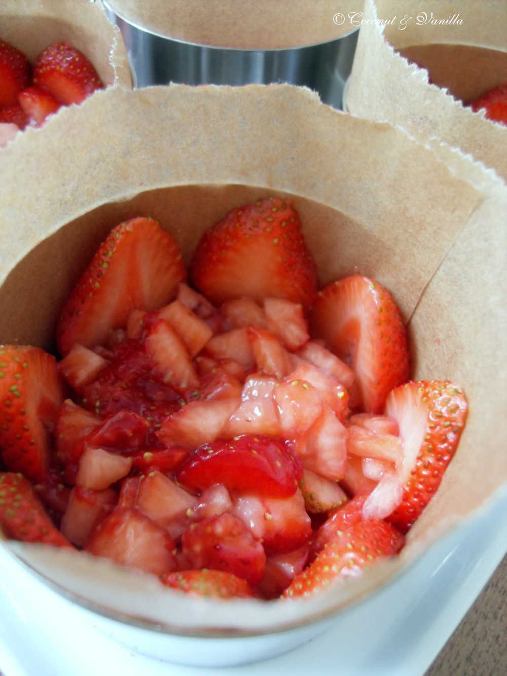 Erdbeertörtchen mit Joghurt-Limetten-Mousse