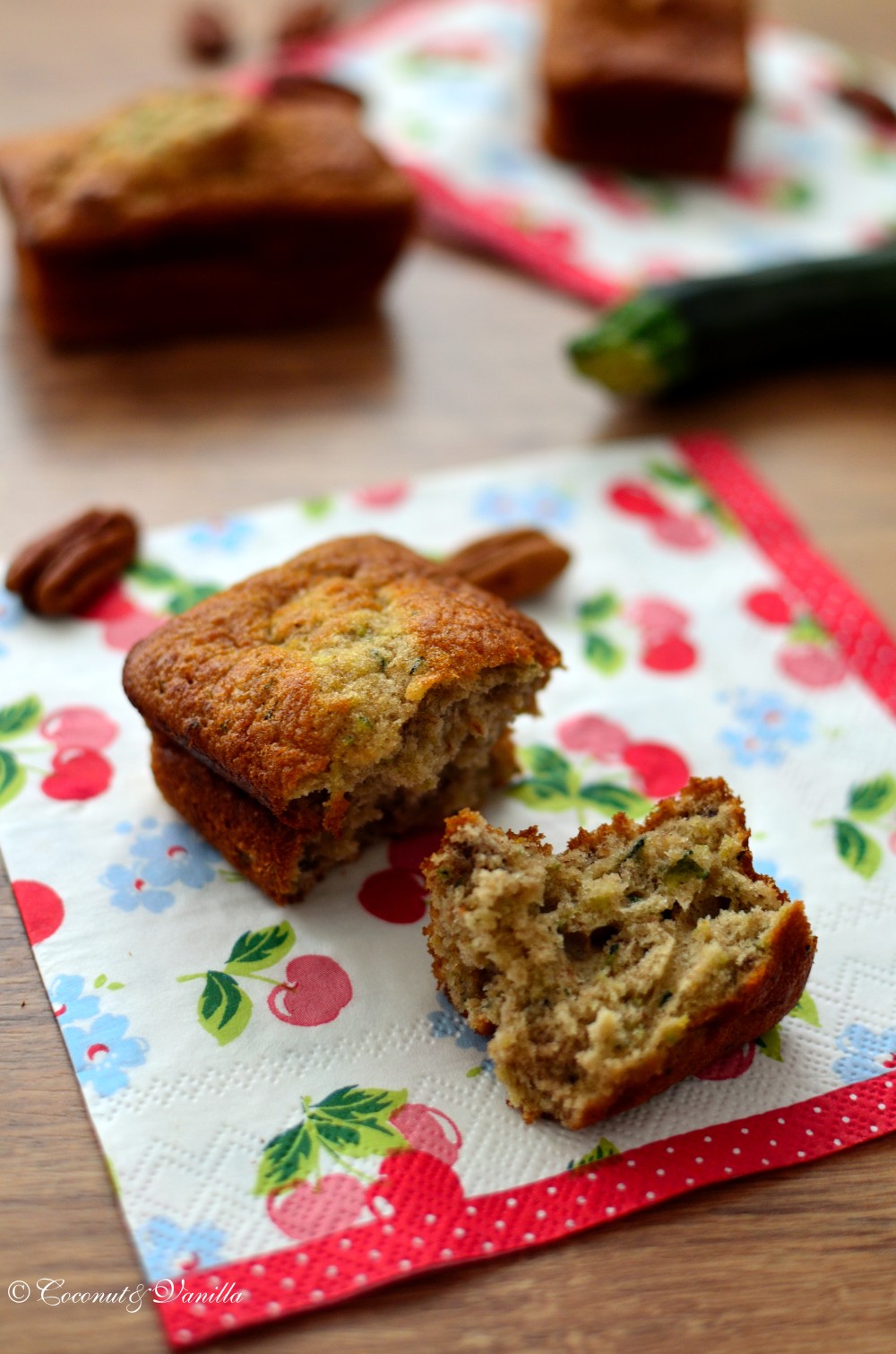 Zucchini-Bananen-Kuchen mit Pekannüssen | Coconut &amp; Vanilla