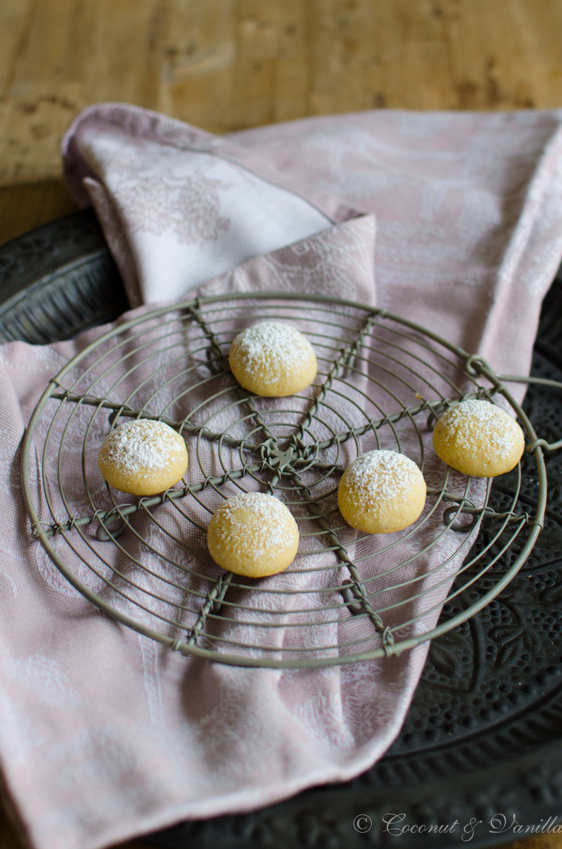 Weihnachtsplätzchen: Cashew Bällchen - Christmas cookies: cashew balls by Coconut & Vanilla