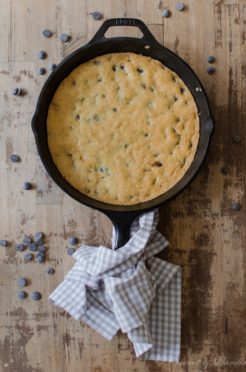 Skillet Chocolate Chip Cookie - Riesiger Chocolate Chip Cookie aus der Pfanne by Coconut & Vanilla