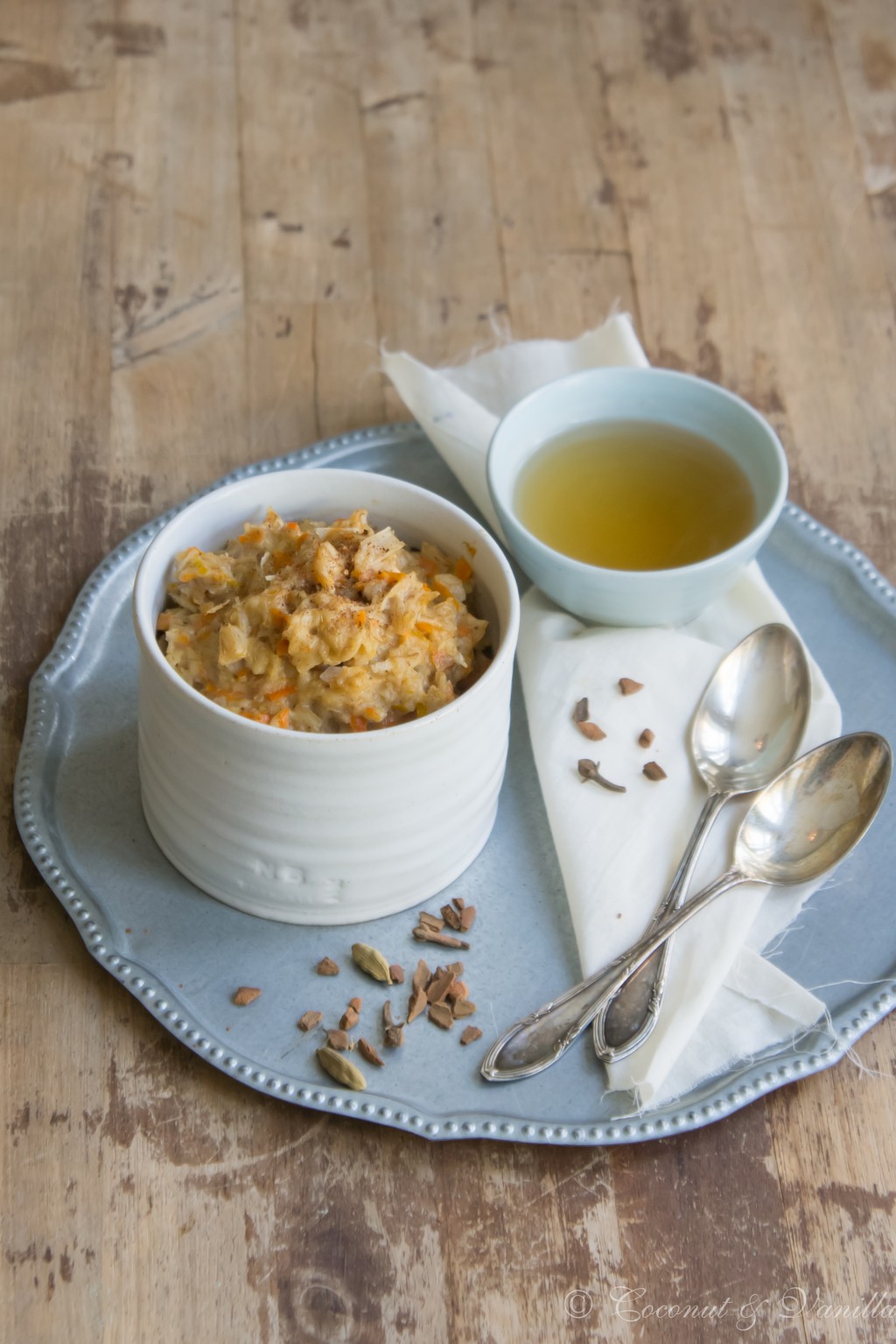 Haferflockenporridge mit Möhren, Kokos und Orange