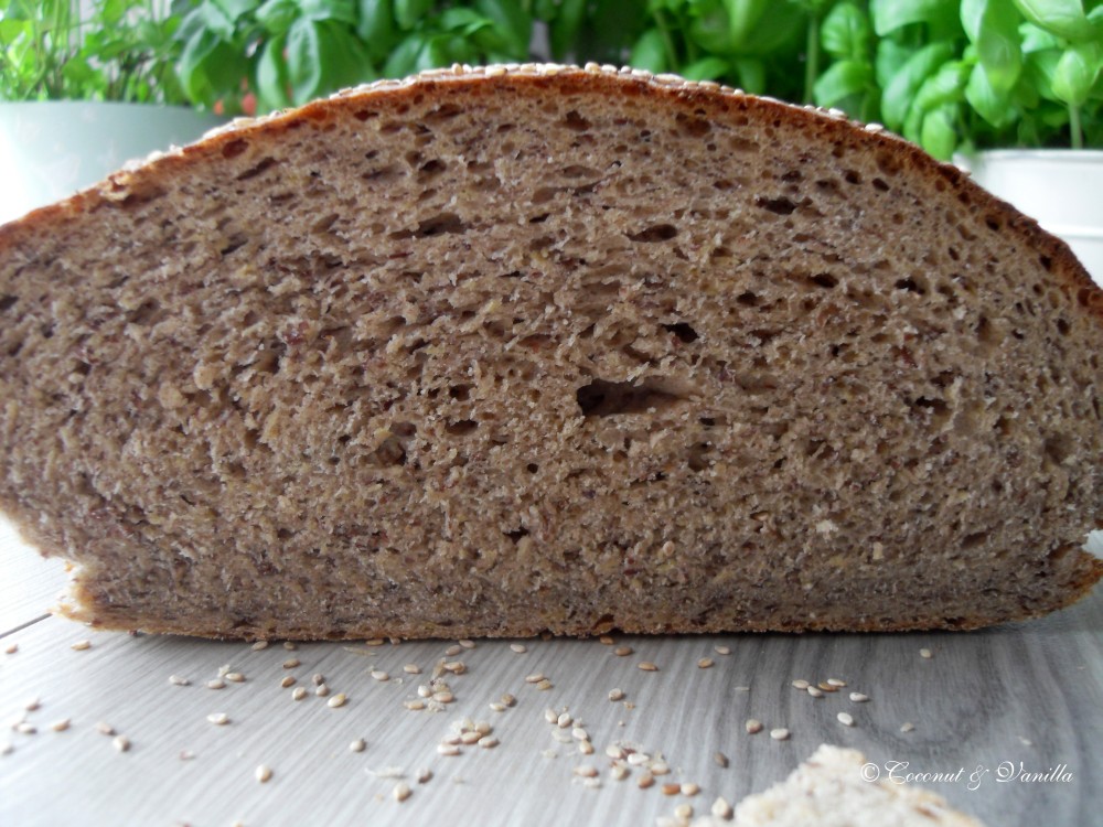 LeinsamenbrotFlaxseed Sourdough Bread – Coconut & Vanilla