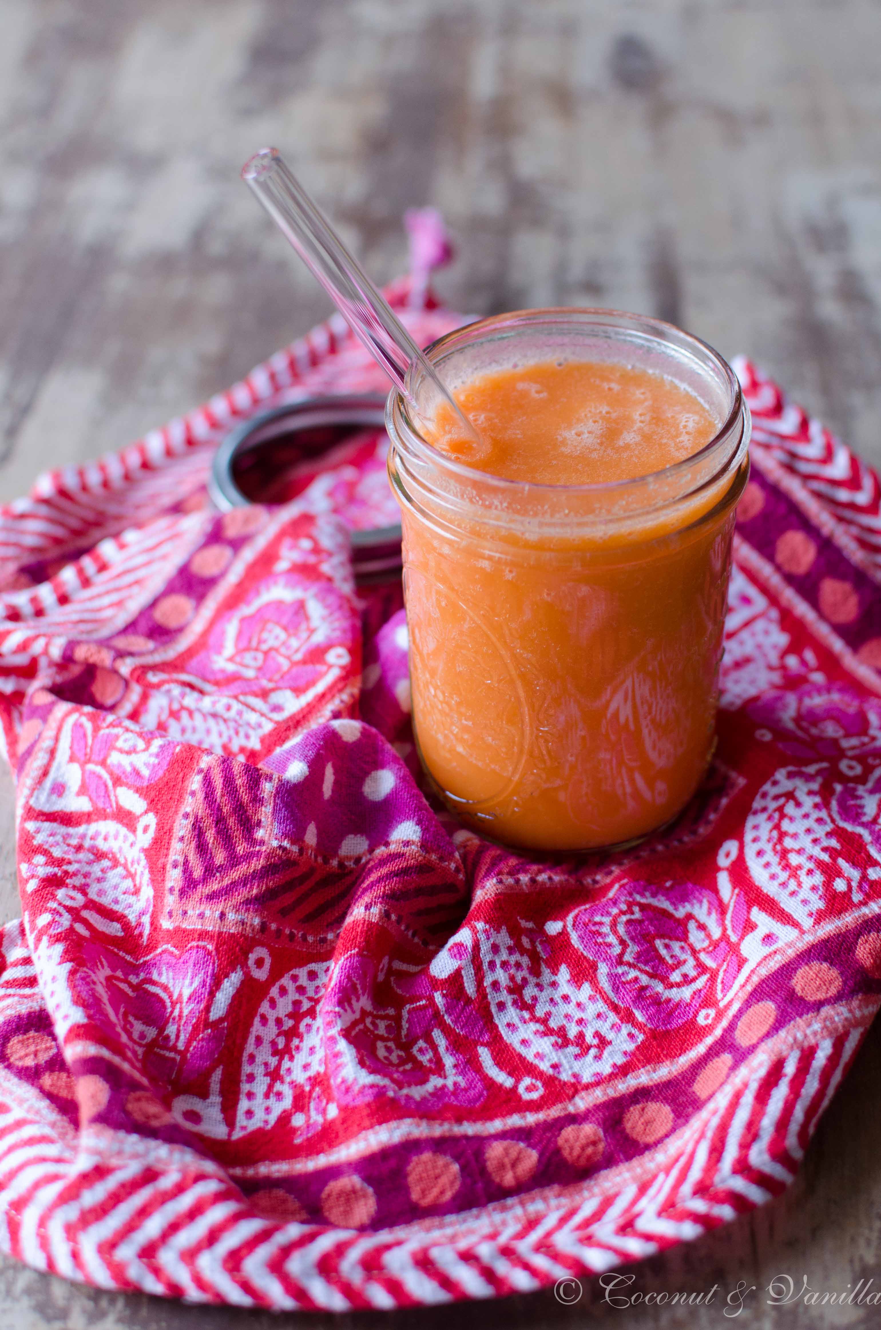 Ananas-Möhren-Smoothie mit Ingwer - Pineapple Carrot Smoothie with Ginger by Coconut & Vanilla