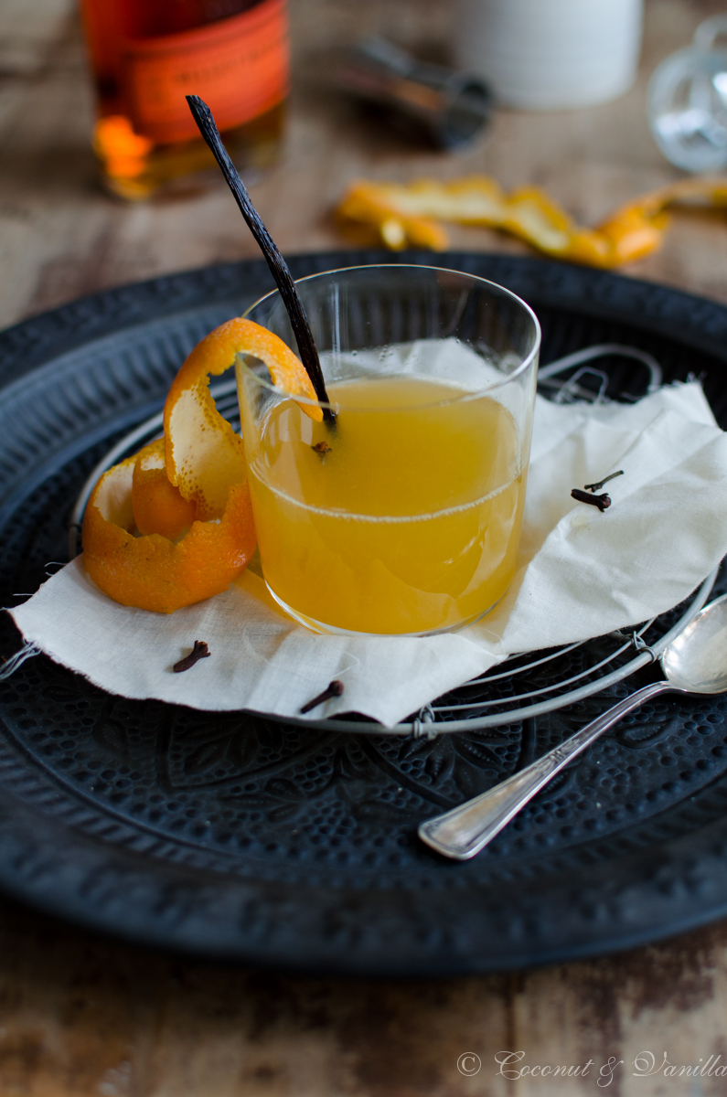 Hot Toddy with Bourbon and fresh orange juice - Hot Toddy mit Bourbon und frischem Orangensaft by Coconut & Vanilla