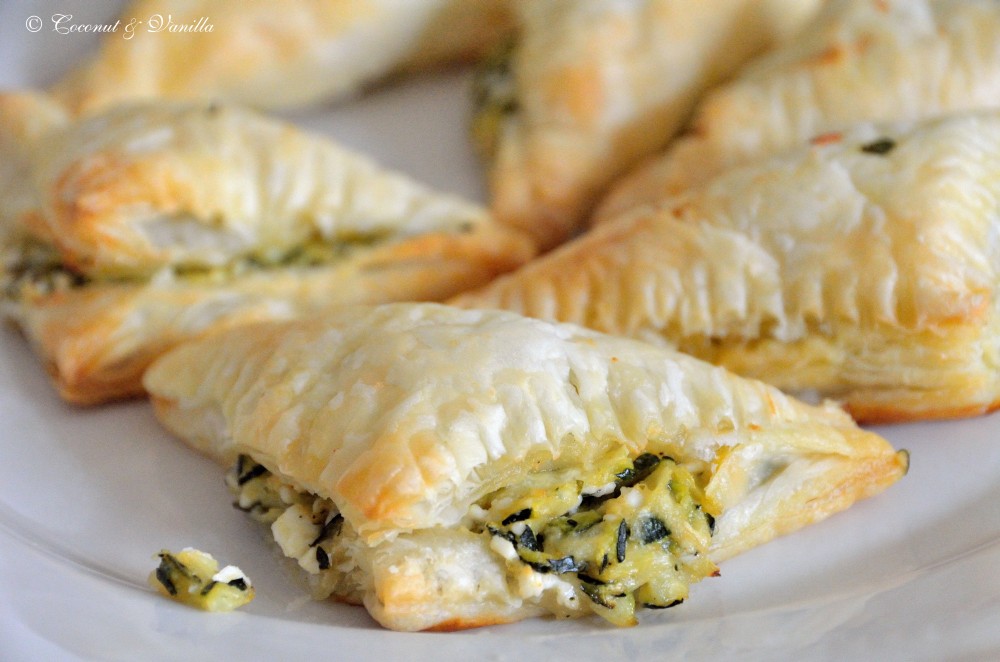 Blätterteigtaschen mit Zucchini und Feta