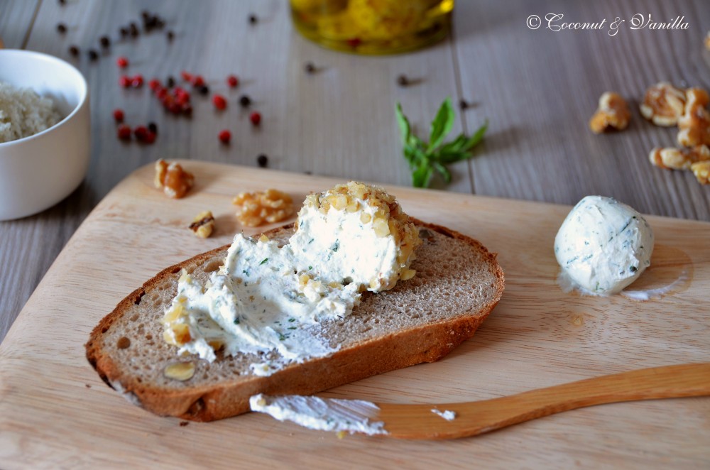 Frischkäsebällchen mit Kräutern und Walnüssen