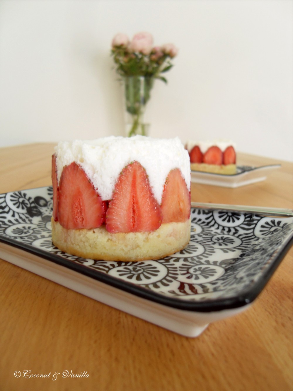 Strawberry Tartlets with Yogurt-Lime-Mousse