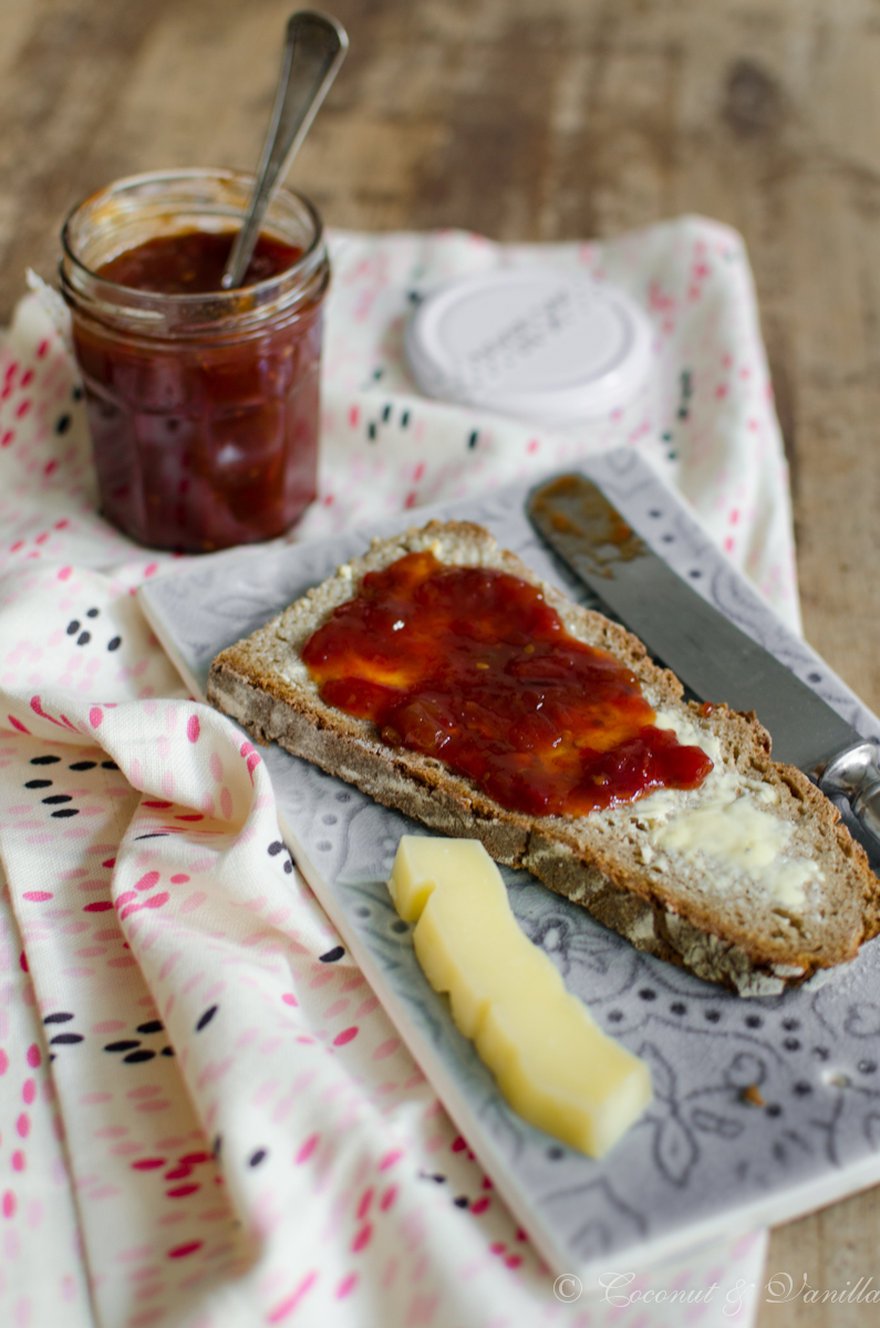 Tomatenmarmelade mit Käse by Coconut & Vanilla