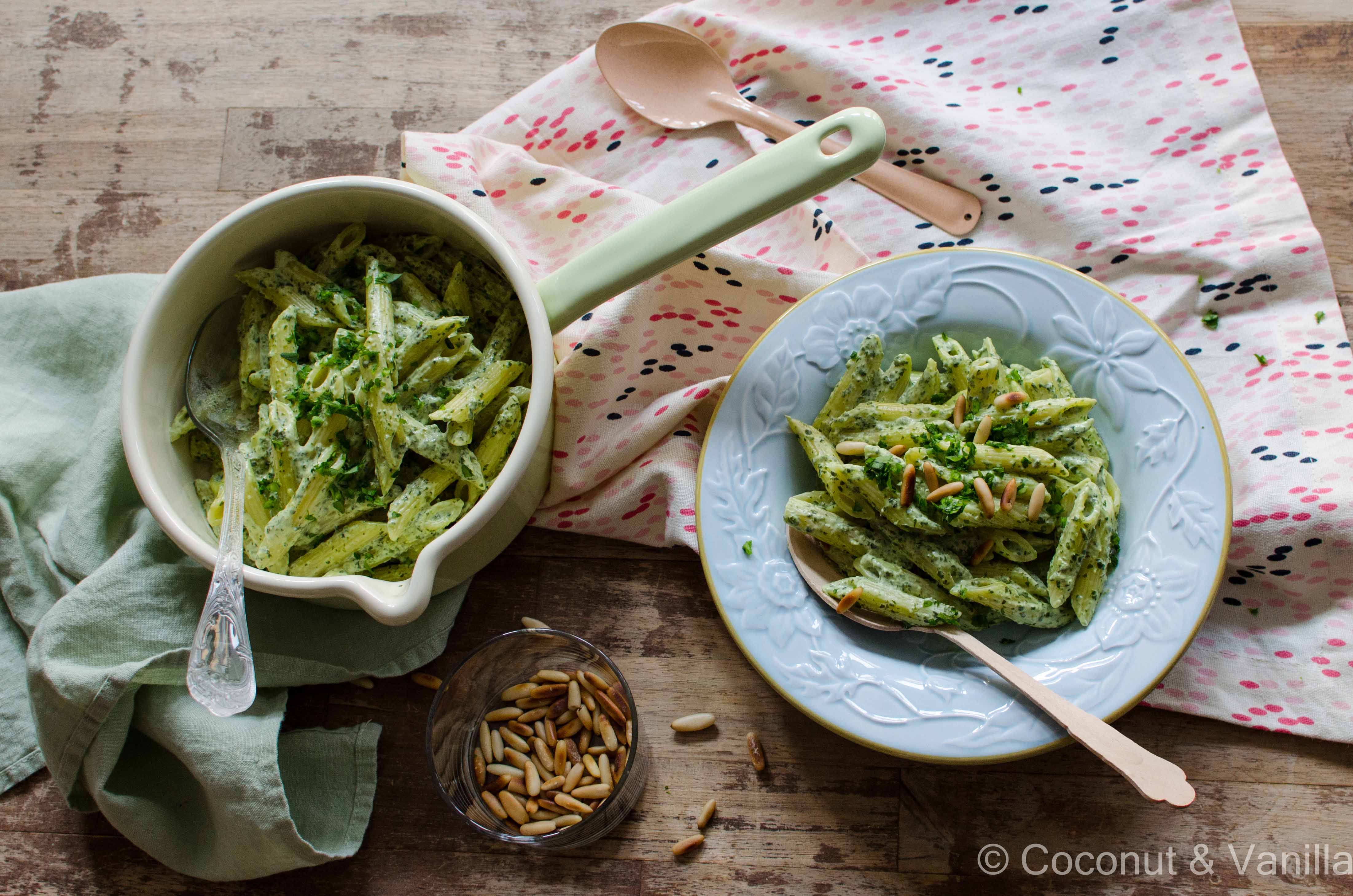 Bärlauchpasta mit Ziegenfrischkäse und Pinienkernen - Wild garlic pasta with fresh goats cheese and pine nuts by Coconut & Vanilla