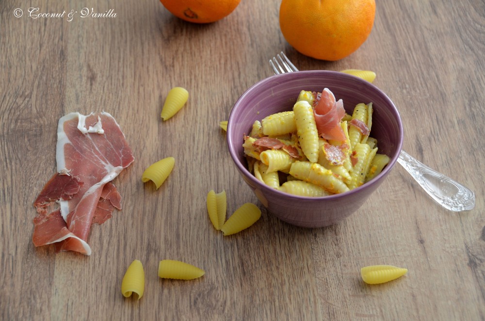 Orangen-Pasta mit Serrano-Schinken 