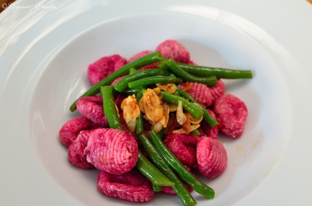 Beetroot Gnocchi with green beans in a twofold brown nut butter