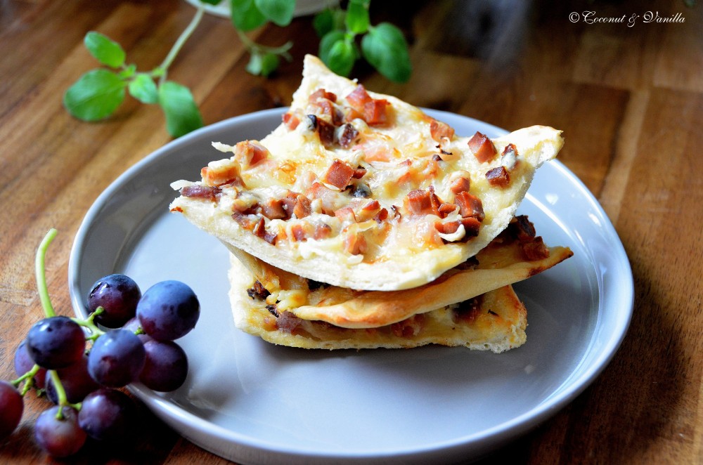 Flammkuchen mit Bergkäse