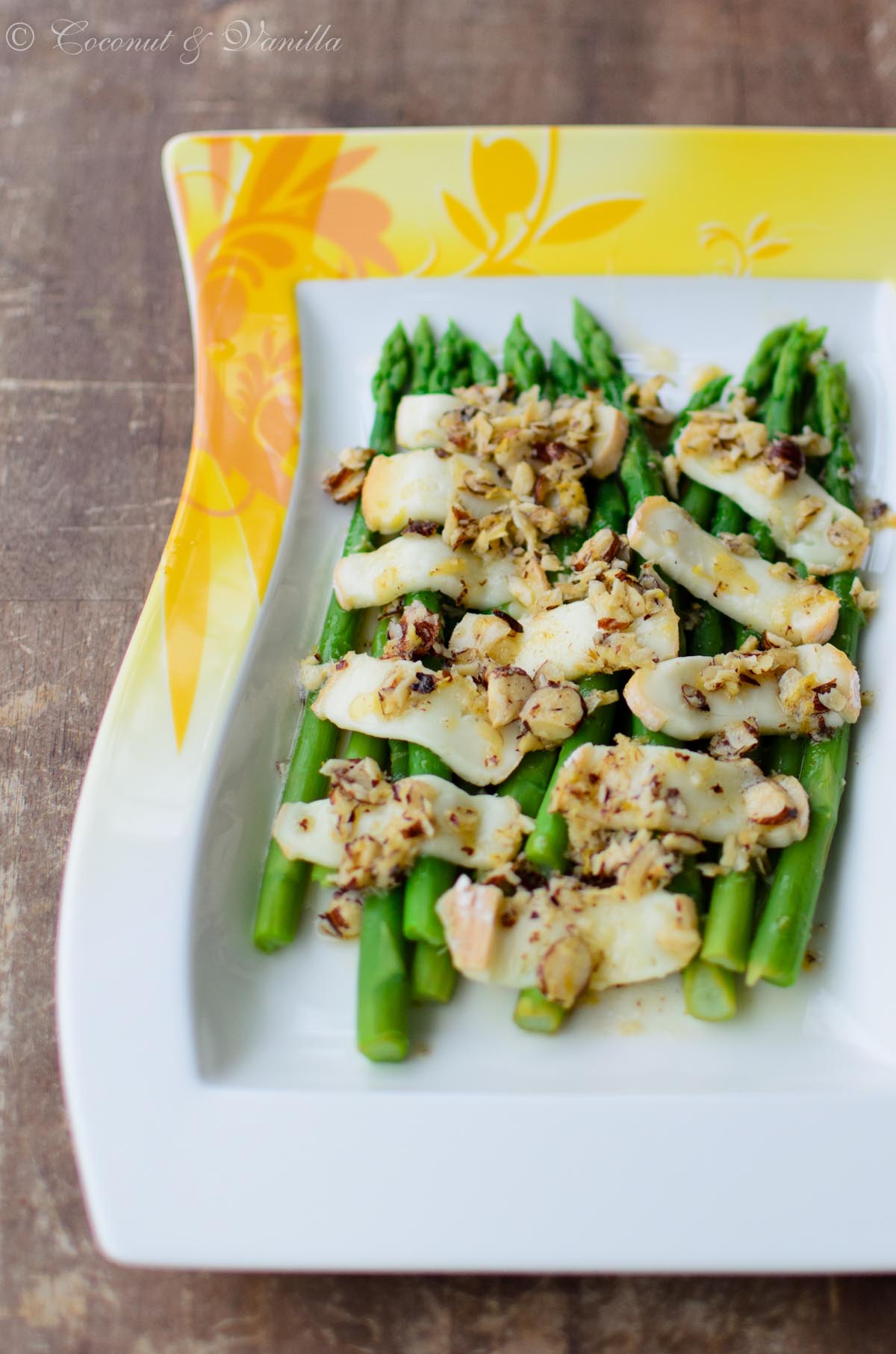 Spargel mit Taleggio und Haselnussbutter