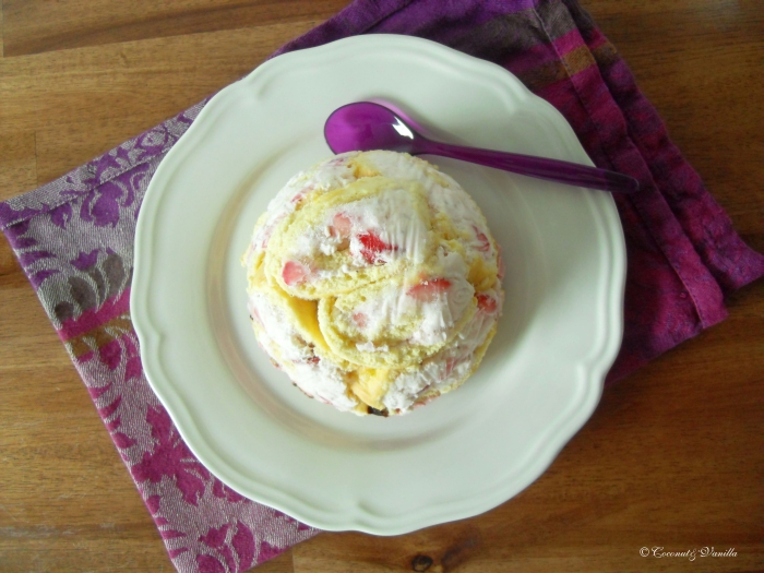 Biskuitrollen-EisbombeSwiss Swirl Ice Cream Cake