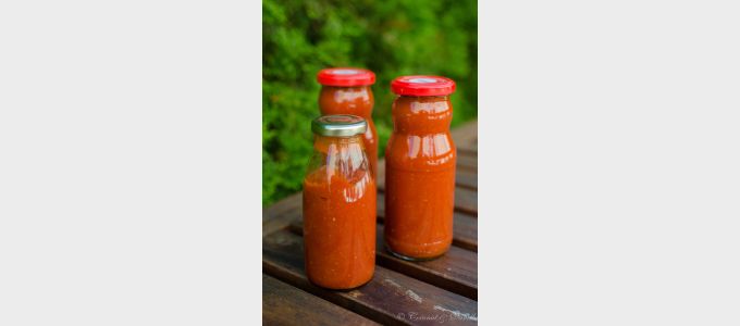 [:de]Auf Vorrat: Super einfache und aromatische Tomatenpassata[:]